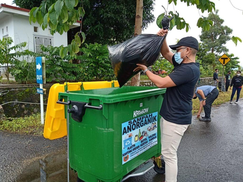 Kegiatan pengelolaan sampah 1