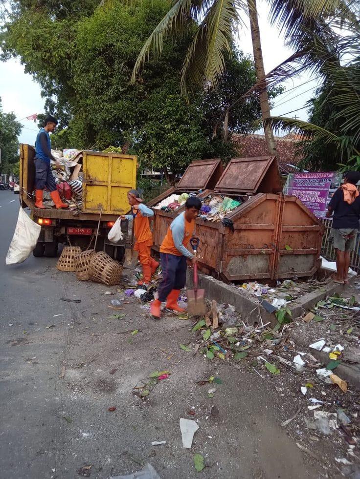 Kegiatan pengelolaan sampah 2